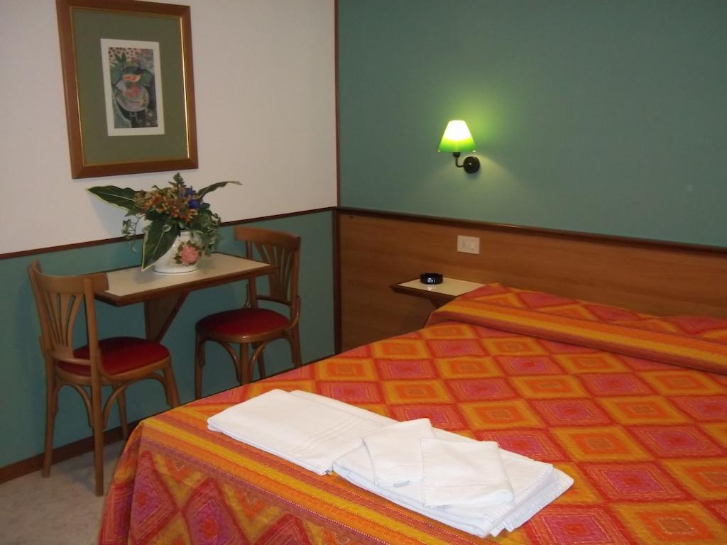 Villa Romana Lignano Sabbiadoro Cameră foto